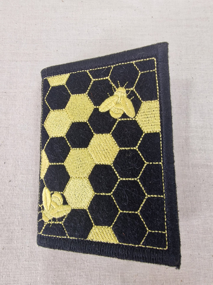 Honeybee Needlebook – Needles Included